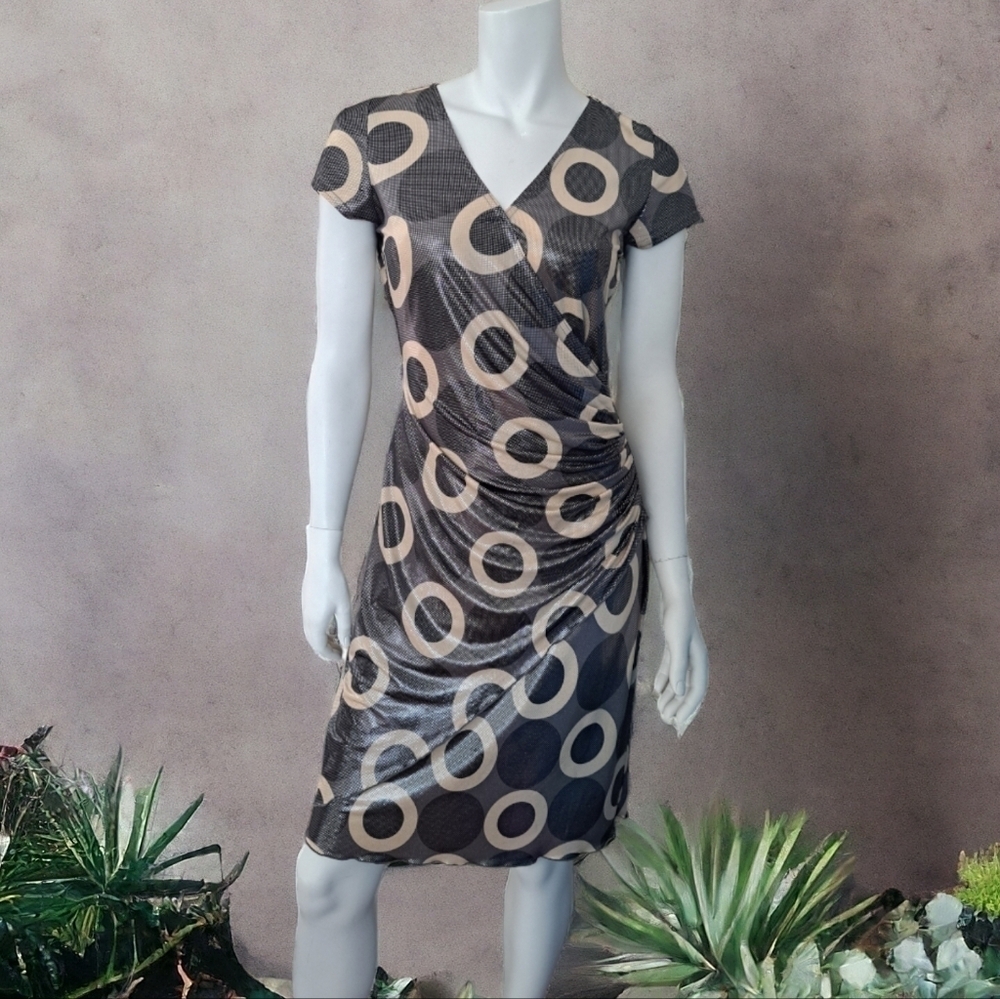 Joseph Ribkoff metallic silver drap dress V-neck dress with short sleeves Size 8